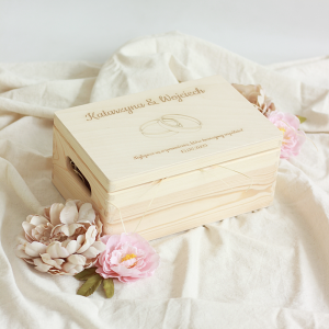 Drewniana skrzynka/ niezbędnik/ kufer/ personalizacja/ grawer/ obrączki - wyjątkowy prezent Ślub/ Wesele