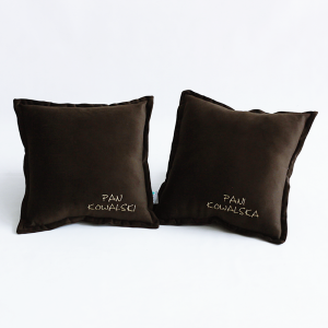 Poduszka haftowana/ welur/ haft/ nazwisko - wyjątkowy prezent Ślub/ Wesele