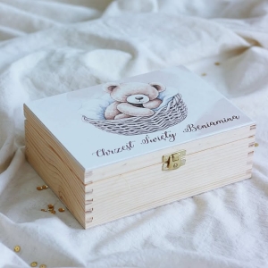 Drewniana skrzynka/ niezbędnik/ pudełko/ personalizacja - pamiątka Chrztu Świętego 