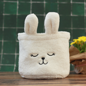 Koszyczek dekoracyjny/ zając/ koszyczek haftowany - dekoracja Wielkanoc