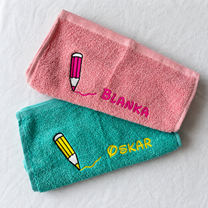 Ręcznik na pasowanie - haftowane imię dziecka / Personalizowany ręcznik do przedszkola, żłobka / Wyprawka przedszkolaka 