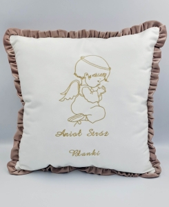 Poduszka z haftem aniołka – unikalny prezent na I Komunię Święta lub Chrzest