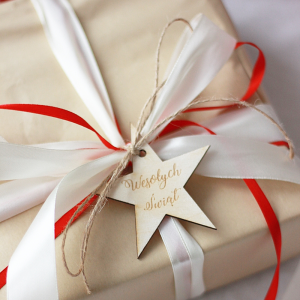 Gwiazdka/ gwiazda/ sklejka/ grawer Wesołych Świąt  - zawieszka do prezentu Święta Bożego Narodzenia 
