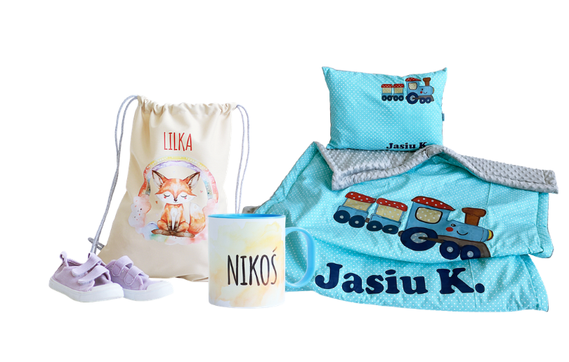 Personalizowana wyprawka do żłobka i przedszkola: worek, kubek, kołdra i poduszka
